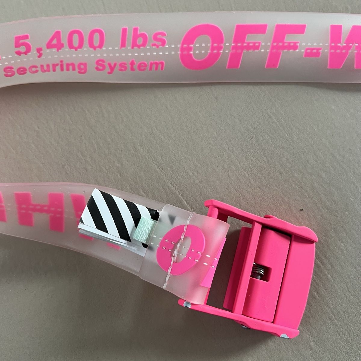 Off-White Cinture: OFF-WHITE Industrial Logo Rubber Belt 💖 – Usato da Zürich venduto da ClosetQueen 7