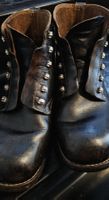 Robuste Herren Leder Bergschuhe Gr. 42 mit Spikes/ Eisen Be