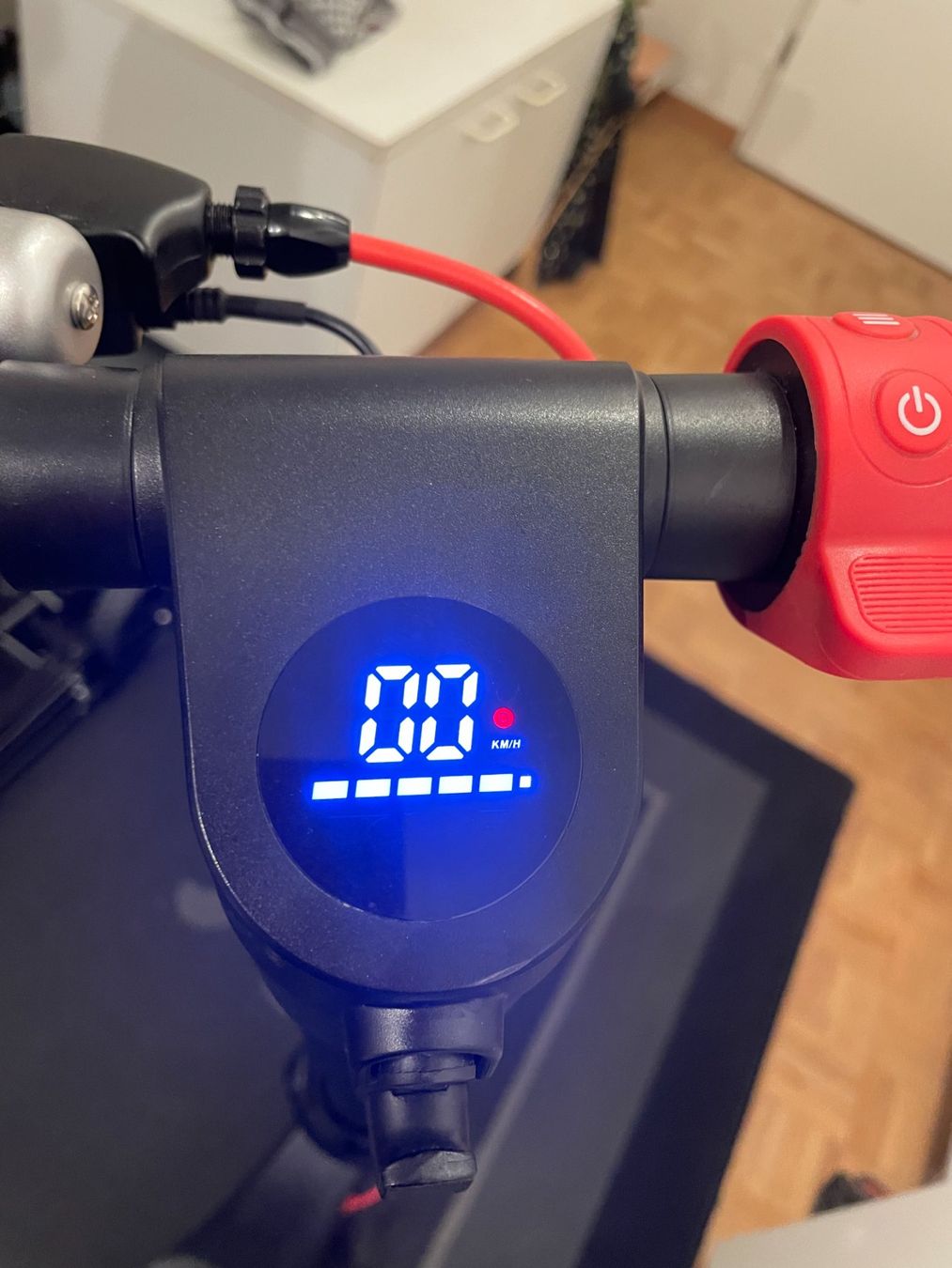 VMAX Kickboard: Toller gut erhaltener VMAX E-Scooter – D'occasion à Bubendorf par Stine61 6