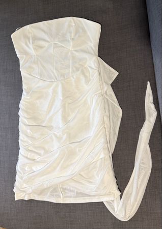 Shein Kleid trägerlos weiss gerafft Grösse L neuwertig