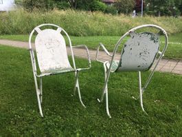 2 antike Gartensessel aus Metall industriell
