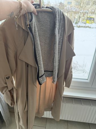Guess Damen Trenchcoat mit Kapuze, Grösse S