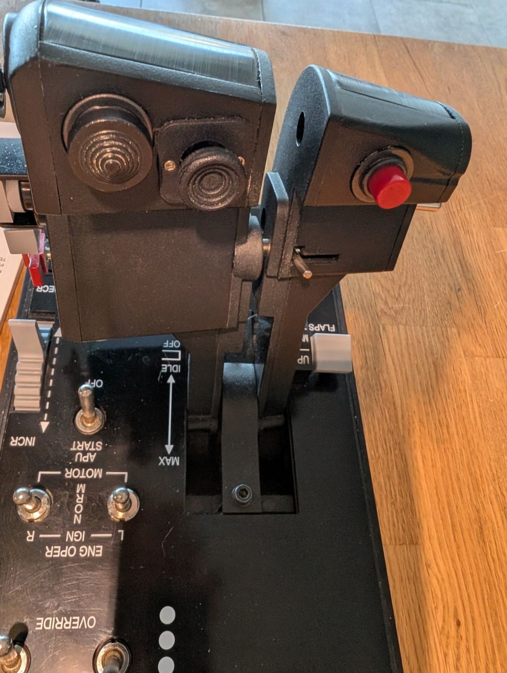 Thrustmaster Controller: Thrustmaster Warthog Throttle – Gebraucht aus Amriswil von Spartiaten 2