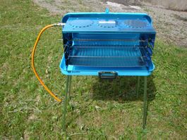 Pueblo 3 Koffergasgrill mit Schlauch 50 mbar blau Camping...