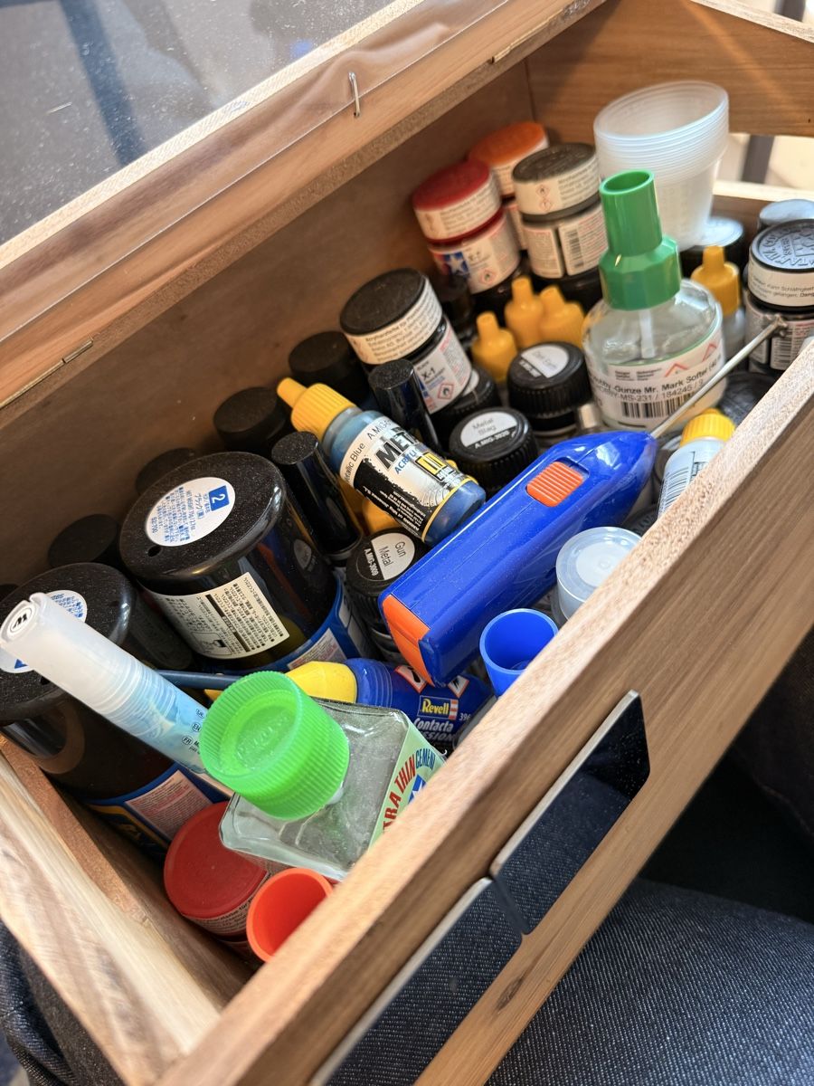 Colori: Modellbau Farben-Set mit Farbmixer und Holzbox – Usato da Hausen am Albis venduto da Charlie-Harper 1