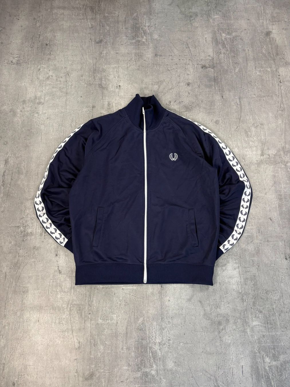Fred Perry Jacken: Vintage Fred Perry Trainingsjacke (L) – Gebraucht aus Werdenberg von hase.vintage