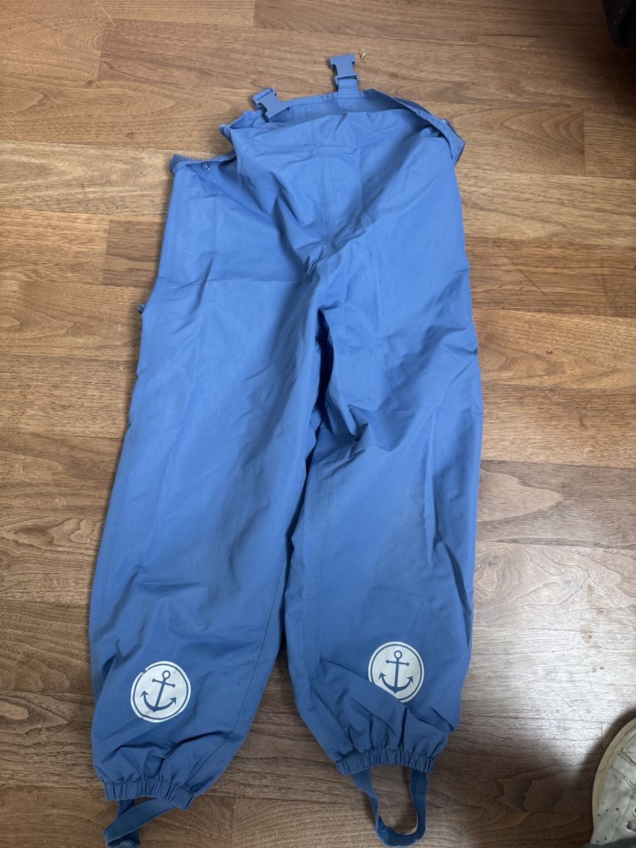 Hosen: Regenhose, Grösse 122-128 – Gebraucht aus Luzern von simona80 1