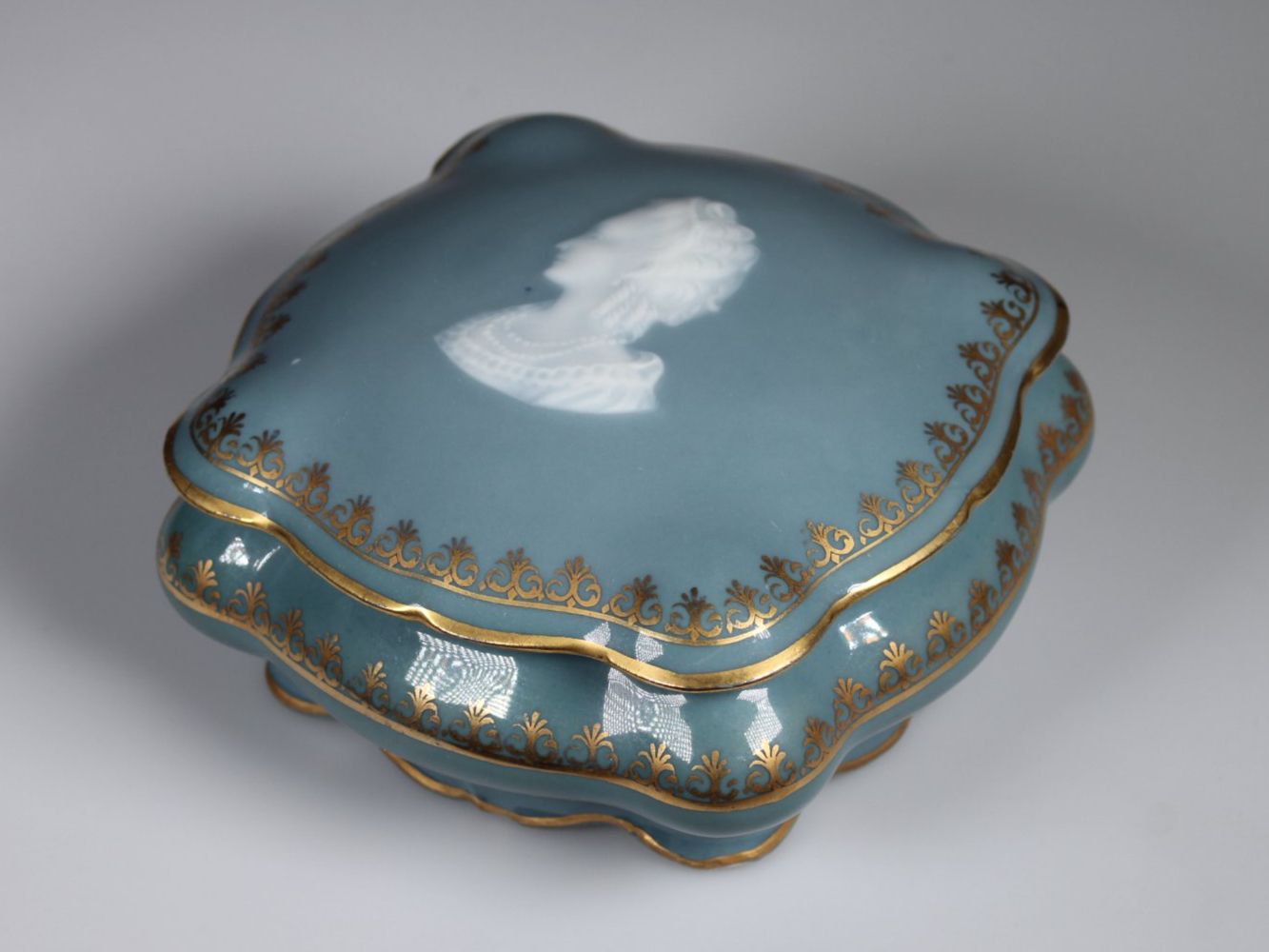 Ciotole: Camille Tharaud Limoges Dose Cameo – Usato da Basel venduto da IRMAundFRED