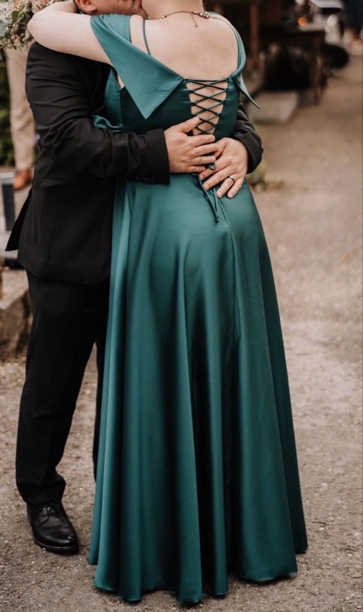 Kleider: Elegantes, smaragdgrünes Abendkleid – Neu und originalverpackt aus Wetzikon ZH von deb_8wcc 2