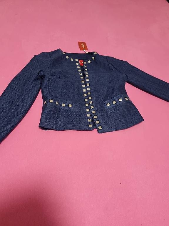 Vestes: Guess Jacke - XS – D'occasion à Vaduz par Luardya