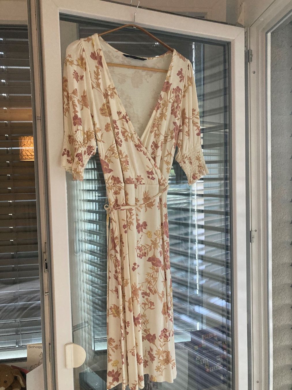 French Connection Vestiti: FRENCH CONNECTION - wunderschönes weisses Kleid – Usato da Wolhusen venduto da mar_drk6