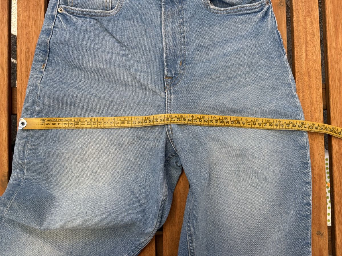 H&M Jeans: Damenjeans H&M 40 blau – Usato da Oensingen venduto da Chicotus 4