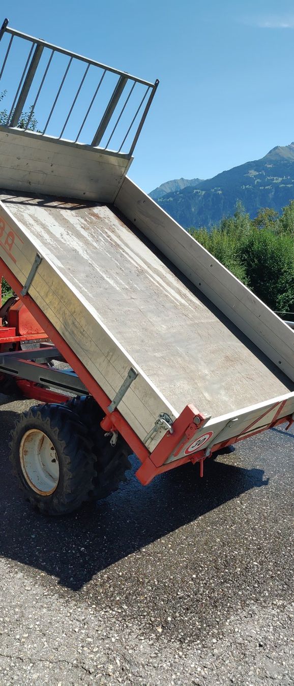 Aebi Trattori: Aebi TP35 mit 3Seiten Kipperbrücke – Usato da Siat venduto da Ramaeder 4