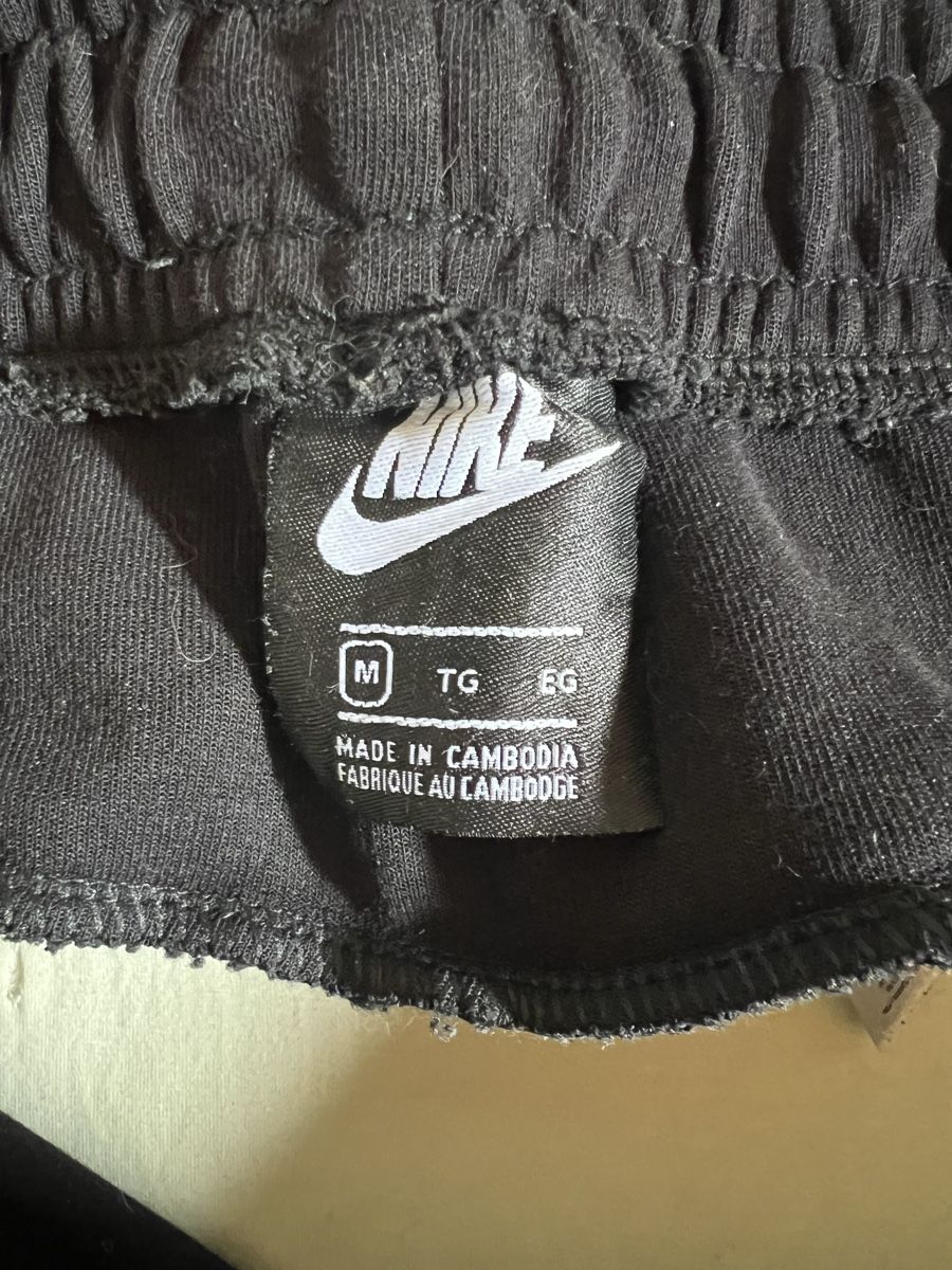 Nike Hosen: Nike Jogginghose Schwarz – Gebraucht aus Adelboden von Second_Life_CH 7