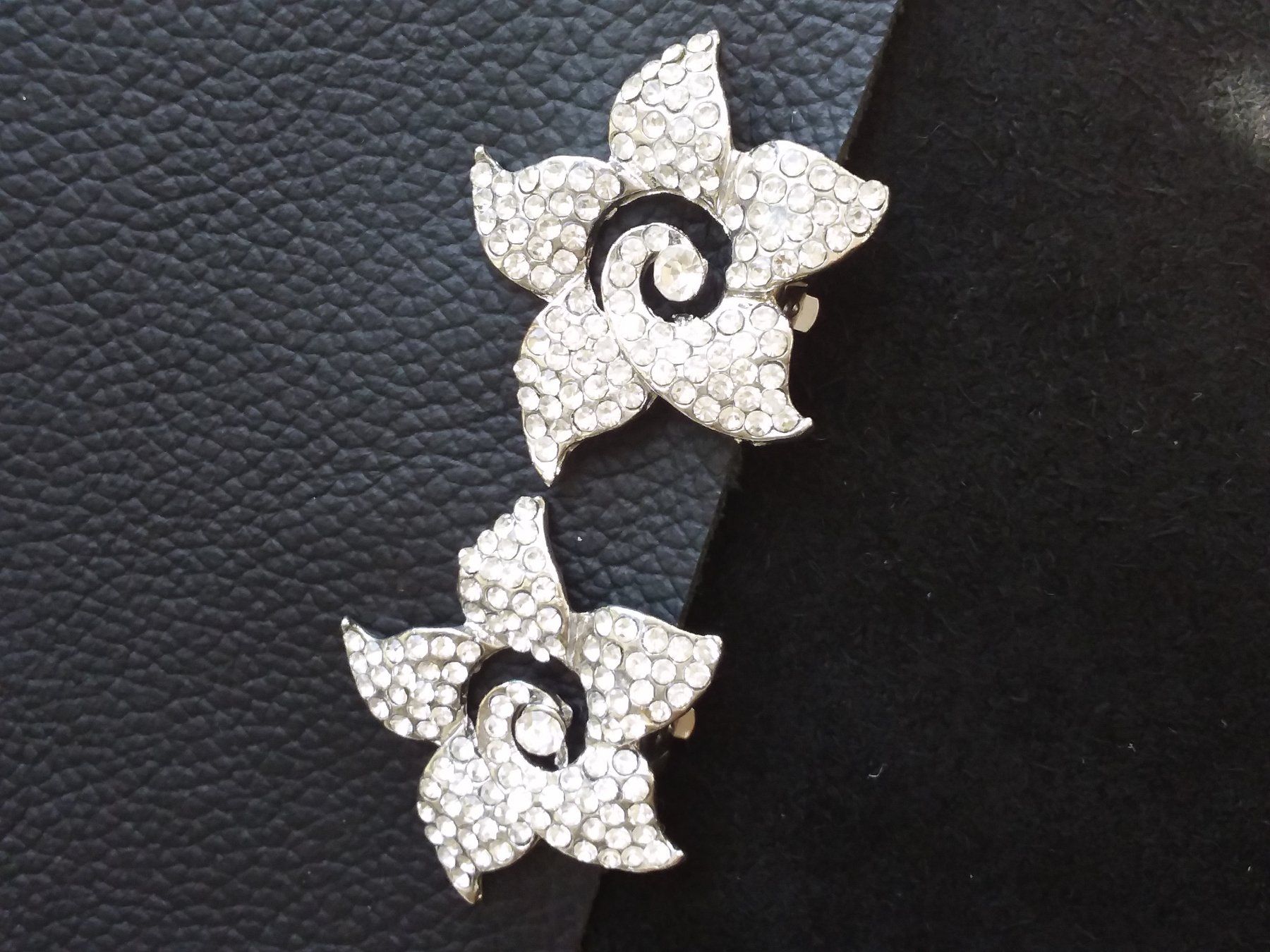 Orecchini pendenti & Orecchini a lobo: Vintage klassische Blüten Strass Ohrclips – Usato da Zürich venduto da helsan 6
