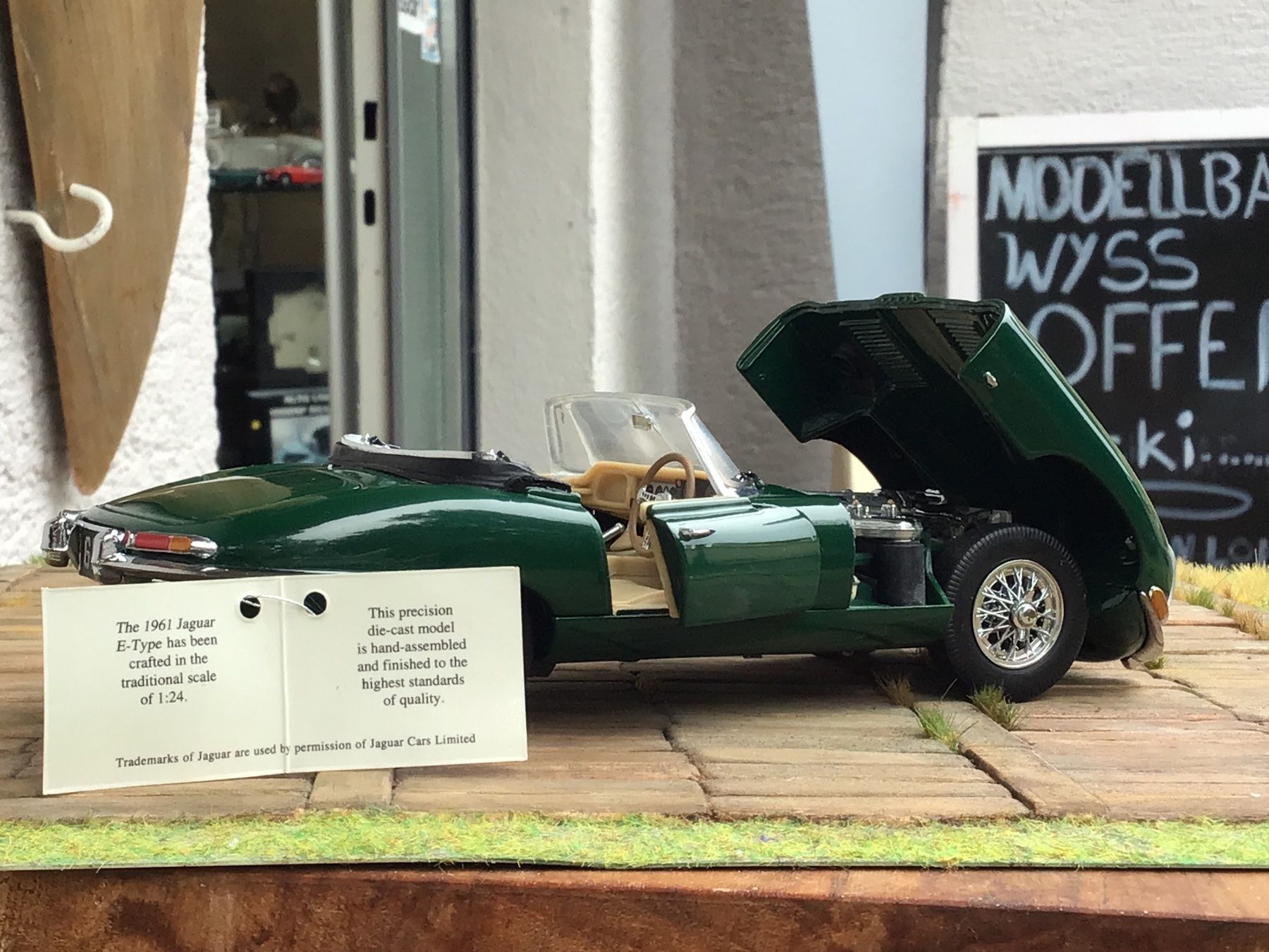 Jaguar Modellini d'auto: Jaguar E-Type 1961,Franklin , Modellauto 1:24, Top Zustand – Nuovo e nell'imballaggio originale da Männedorf venduto da Modellbau-wyss 1