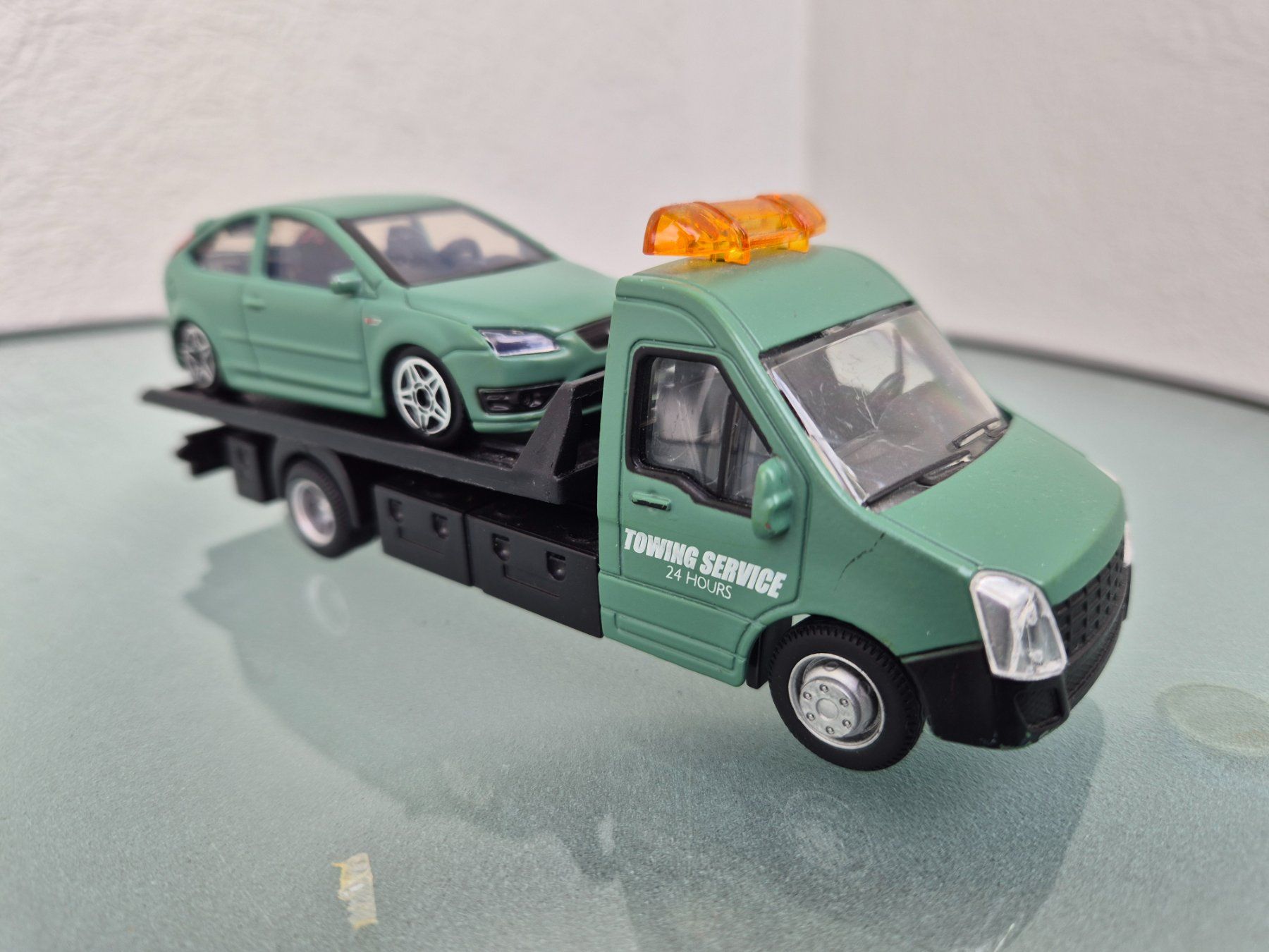 Ford Modellautos: Auto Transporter mit Ford Focus. 1:43 Burago – Gebraucht aus Oberbuchsiten von laffite54 2