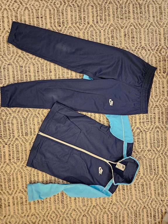 Lotti & Set di vestiti: Jungen Kleiderpaket, Grösse 140 – Usato da Nussbaumen AG venduto da Ralix 2