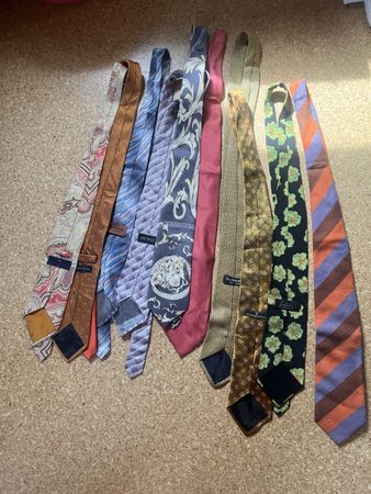 10 Krawatten ( Versace/ navyboot/ Tommy hilfiger
