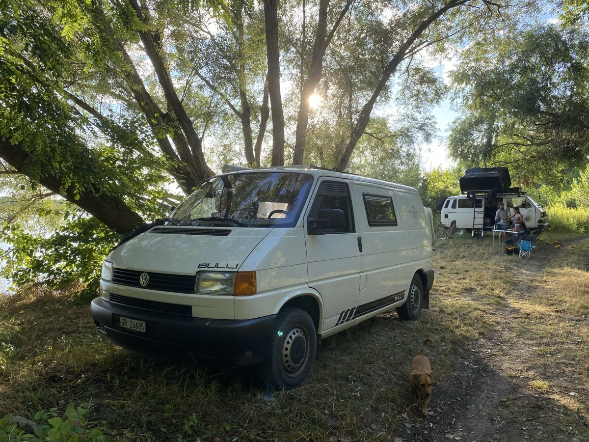 VW Veicoli da campeggio: Camper VW T4 syncro mit Klima mieten – Usato da Seewis Dorf venduto da Wiggli 3