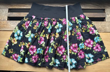 Cute Floral Skirt - Perfect for Summer Parties!