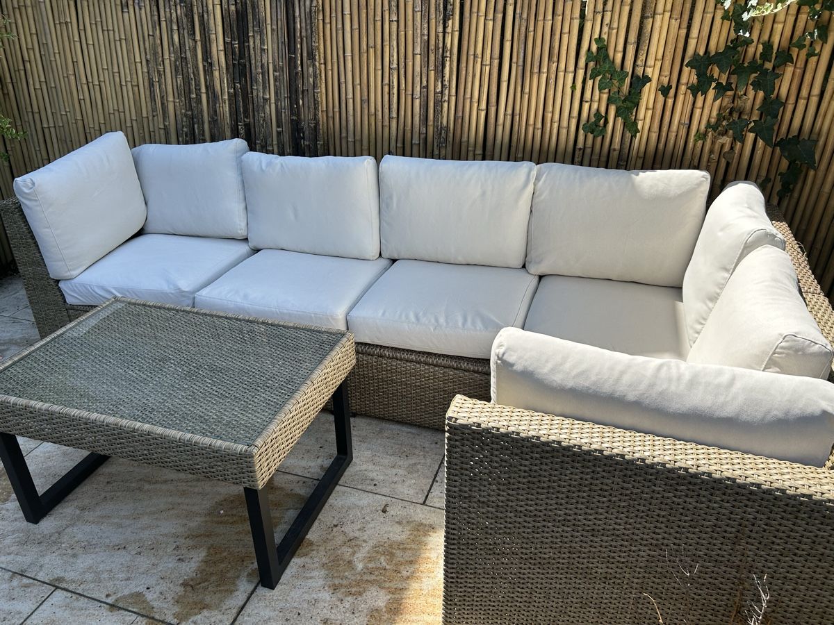 Divani: Ikea Gartenlounge mit Tisch – Usato da Basel venduto da marcvo 2