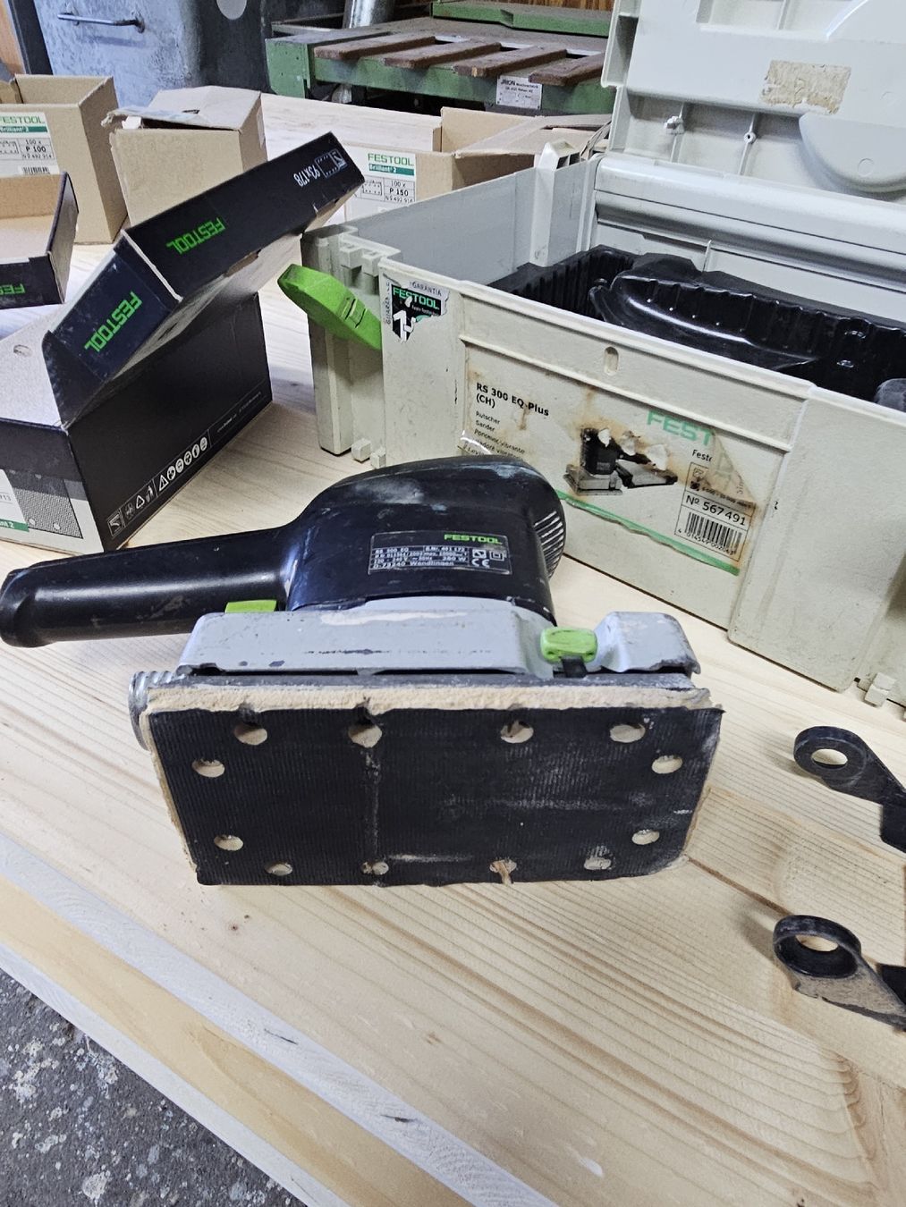 Festool Smerigliatrici & Lucidatrici: Festool RS 300 EQ inkl Schleifmittel – Usato da Dällikon venduto da John178 7