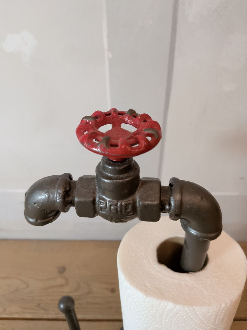 Altro per la casa: Küchenrollenhalter Rohr-Design Metall dunkelgrau / rot – Usato da Dietfurt venduto da Subforce1853 1