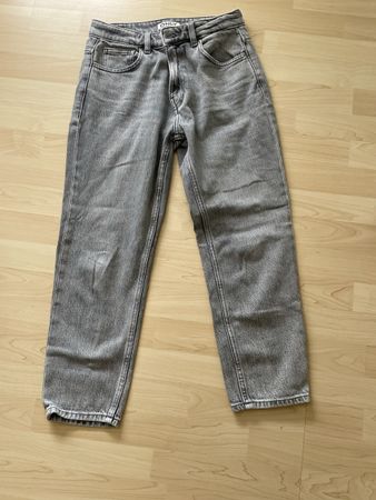 Only Jeans Modell ONLEMILY grau Grösse EU 29/30 neuwertig
