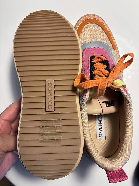 Damenschuhe: Sneakers neu – Gebraucht aus Stettlen von indien11 3