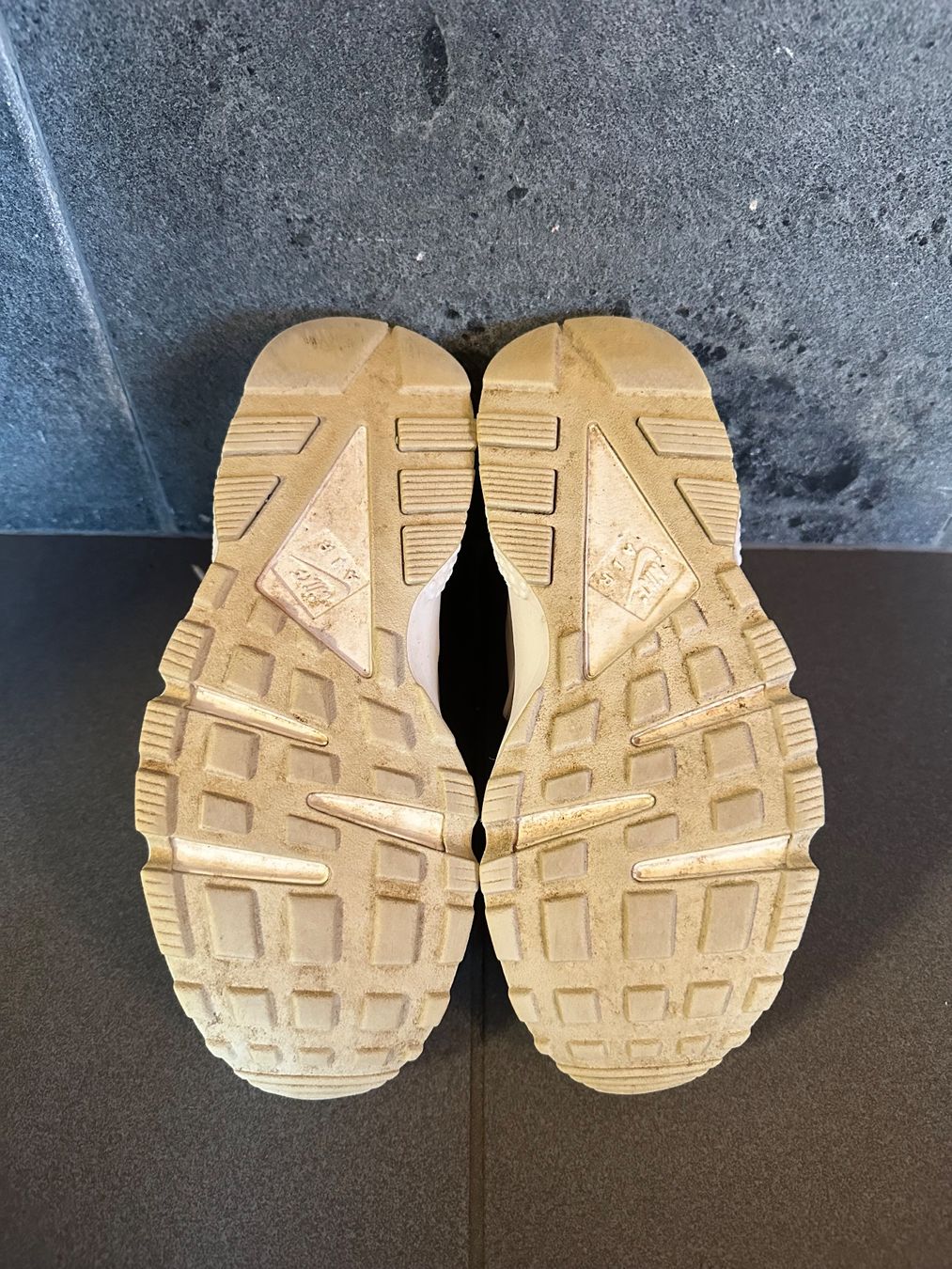 Nike Scarpe da donna: Nike Air Huarache Run Light Bone Gr. 38.5 – Usato da Riedt b. Erlen venduto da sina.aline 3