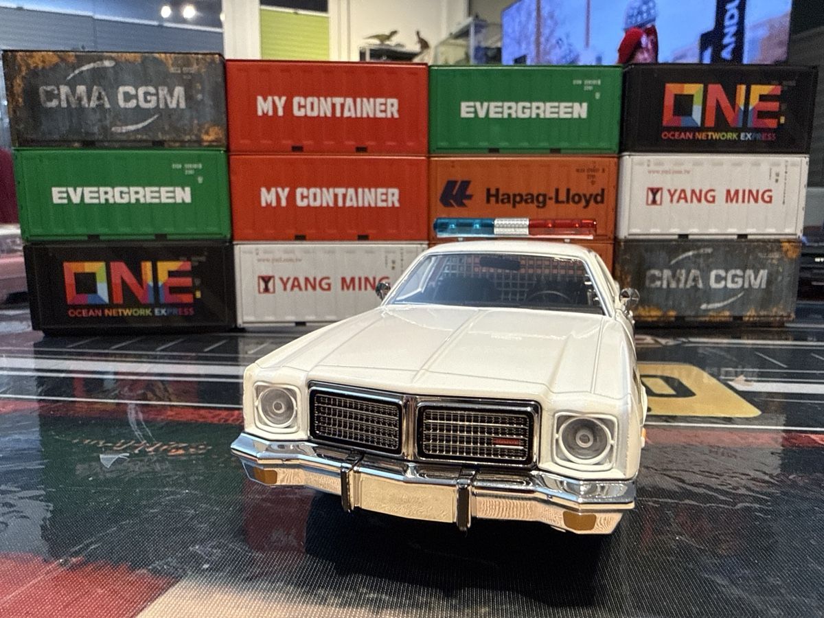 Dodge Modellautos: 1975 Dodge Coronet Sheriff / 1:24 – Neu und originalverpackt aus Basel von Zomeg 3