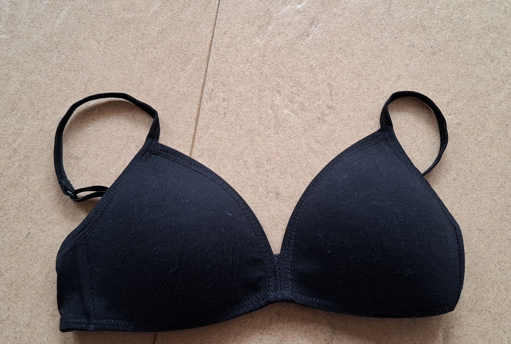 Altra biancheria intima: BH schwarz ca.  65A siehe Abmessung auf Bild – Usato da Thun venduto da lede