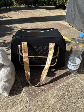 Neue Transporttasche für Haustiere