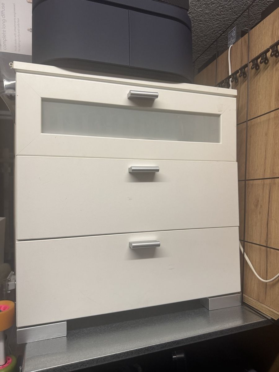 Kommoden: Kommode mit 3 Schubladen weiss matt Metallfuesse – Gebraucht aus Rotkreuz von mar_6vmq
