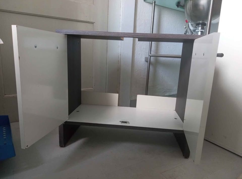 Installations & Meubles: Meuble sous lavabo – D'occasion à Bienne par Daniel_Schader 2