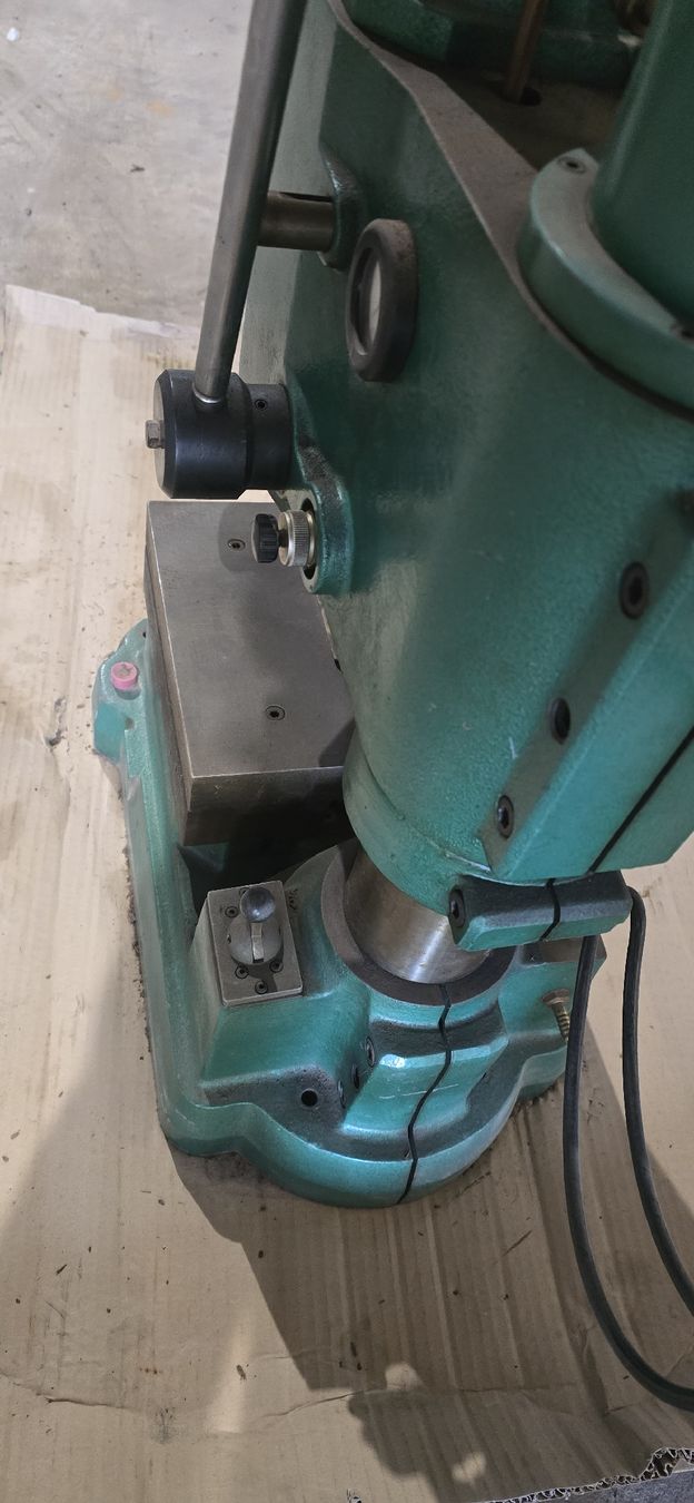 Tutte le macchine: Pneumatische Presse – Usato da Weiningen ZH venduto da ped_fbx2 4