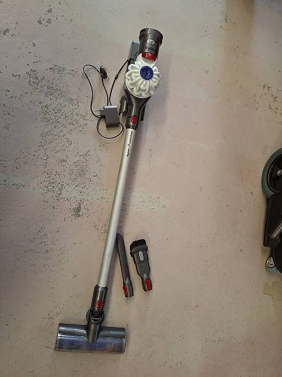 Dyson Staubsauger & Zubehör: Dyson Handstaubsauger – Gebraucht aus Olten von Mezopotamya