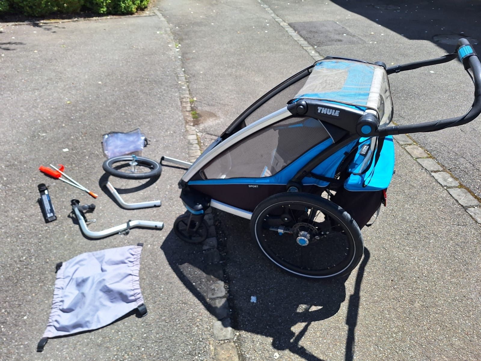 Thule Rimorchi: Thule Chariot Sport 2 Kinderanhänger – Usato da Wohlen b. Bern venduto da Tk34 1