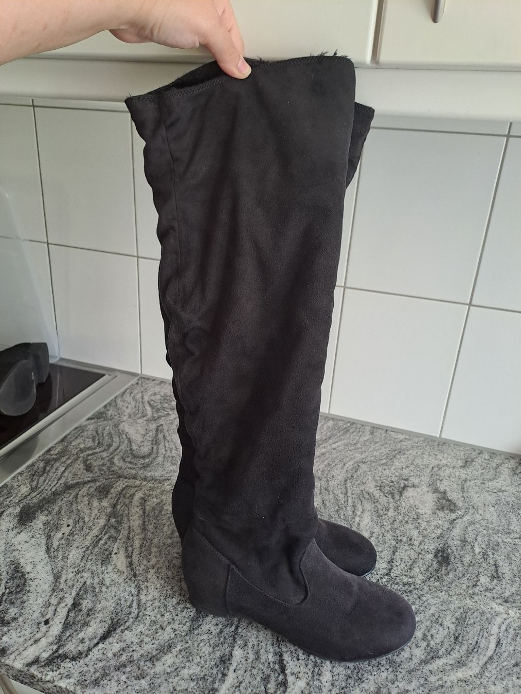 Damenschuhe: Stiefel Overknees schwarz Grösse 39 – Gebraucht aus Rickenbach LU von bishiida 3