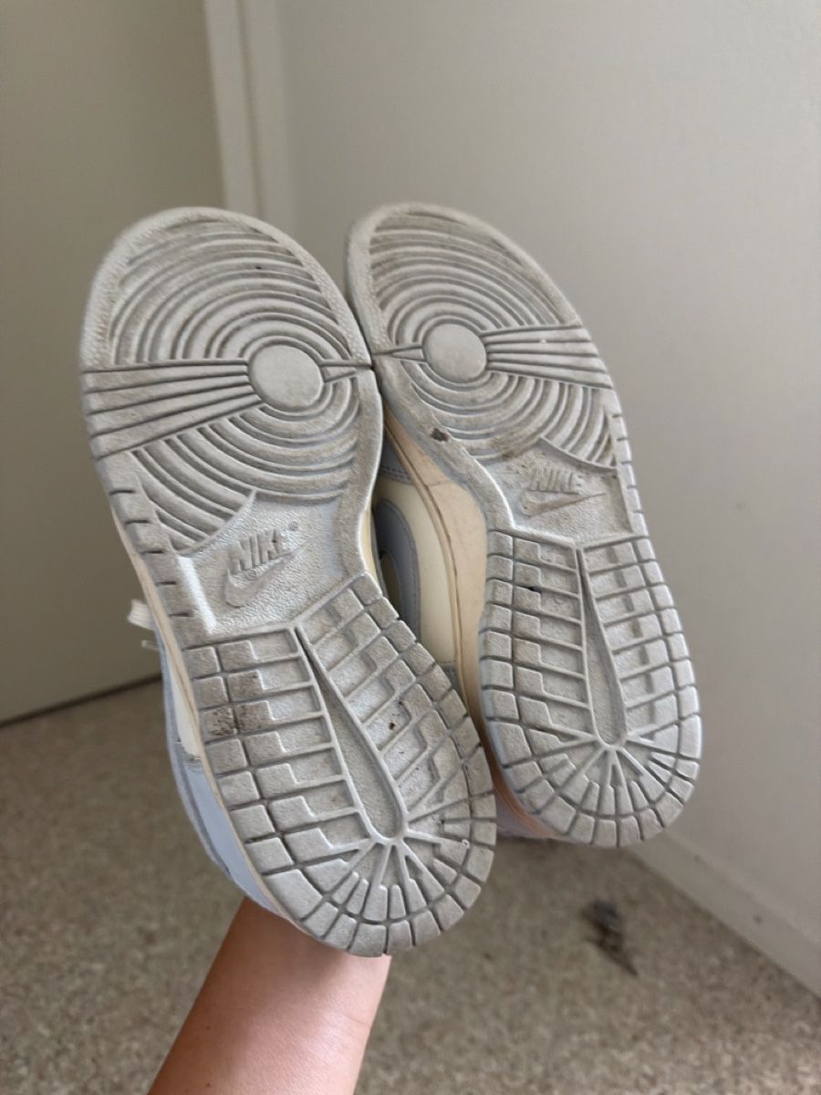 Nike Scarpe da donna: Nike Dunk 37.5  Low Damenschuhe hellblau/weiss  – Nuovo (secondo la descrizione) da Luzern venduto da Lorena.haj 1