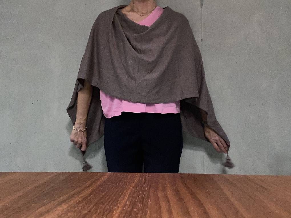 Autres vêtements femmes: Poncho one size Comma braun  – D'occasion à Oberrohrdorf par Desteny1 4