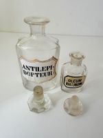 Antike Apothekerflaschen