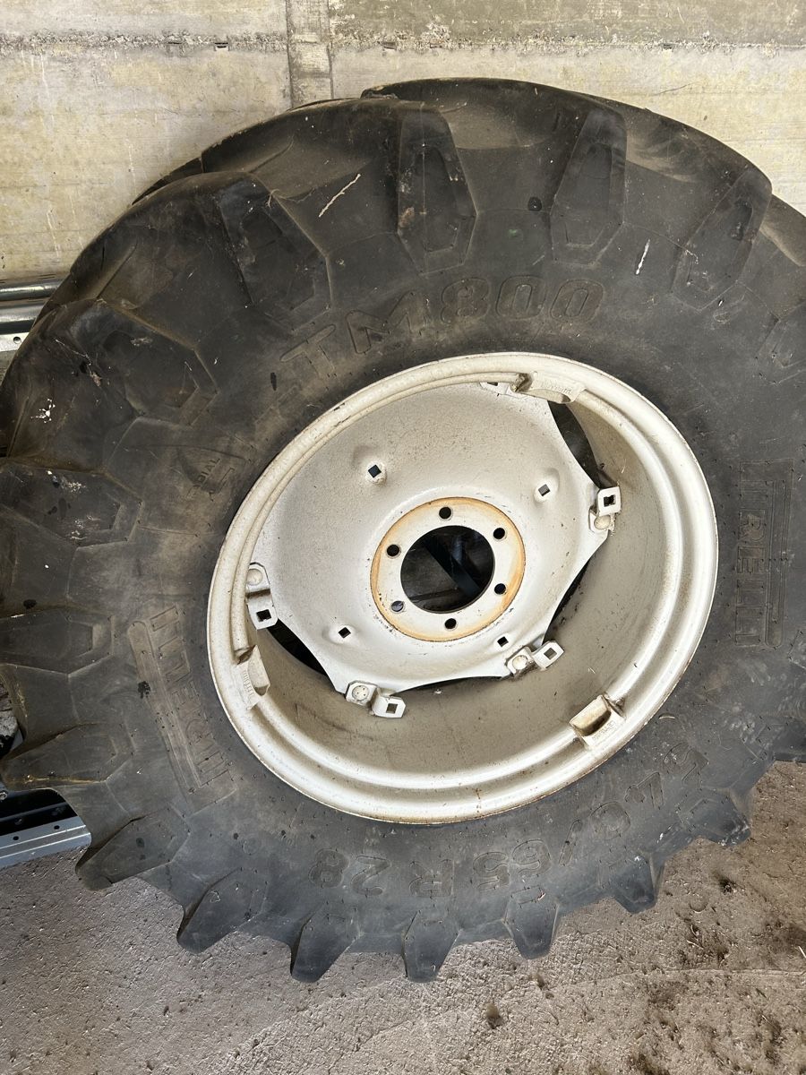 Pirelli Pneumatici & Ruote complete: Kompletträder Traktor reifen Pirelli – Usato da Herisau venduto da Wildheuer1986 1