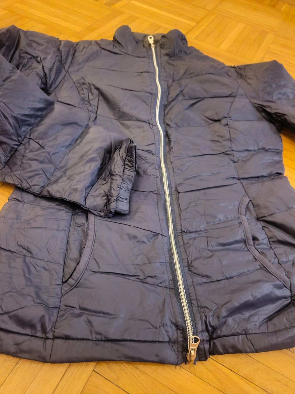 Giacche: Doudoune bleu marine – Nuovo e nell'imballaggio originale da Grand-Lancy venduto da ana_7y2f 4