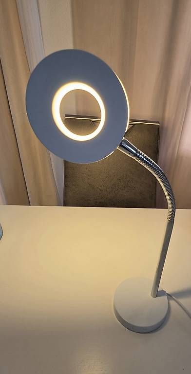 Lampade: LED-Schreibtischlampe Reality – Usato da Riedholz venduto da Suroman