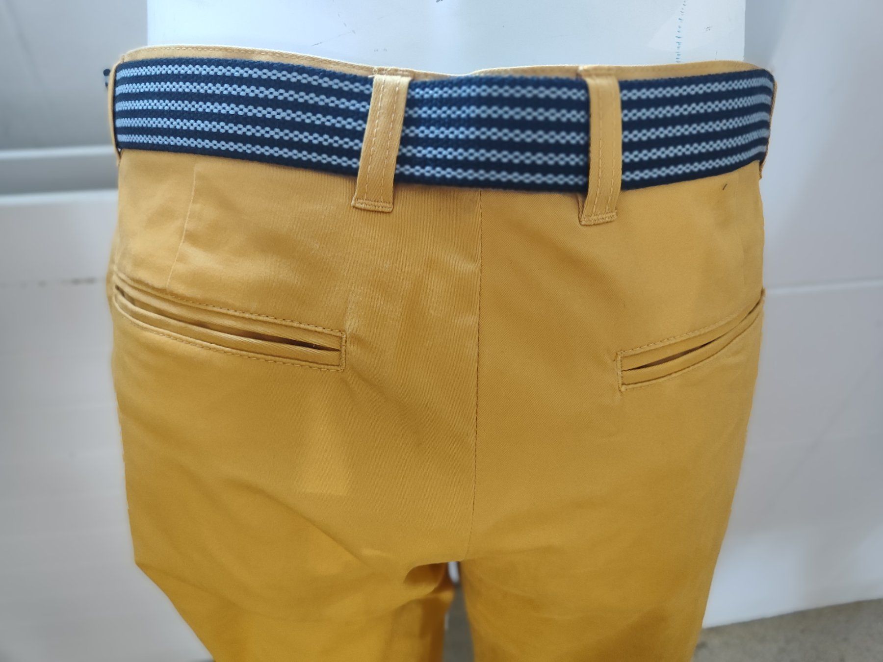 Pantaloni: herrenhose GR 35 / 32 – Nuovo e nell'imballaggio originale da Langnau am Albis venduto da Judithsebi 5