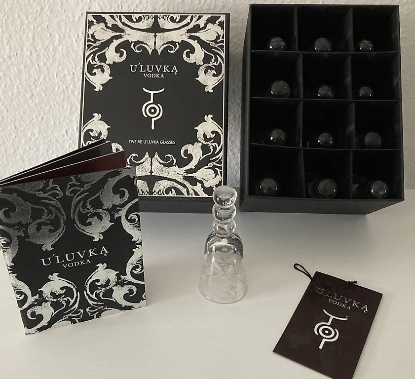 Bicchieri: Uluvka Vodka - Luxus-Eiskübel - 13 Gläser  – Nuovo e nell'imballaggio originale da Basel venduto da Imack
