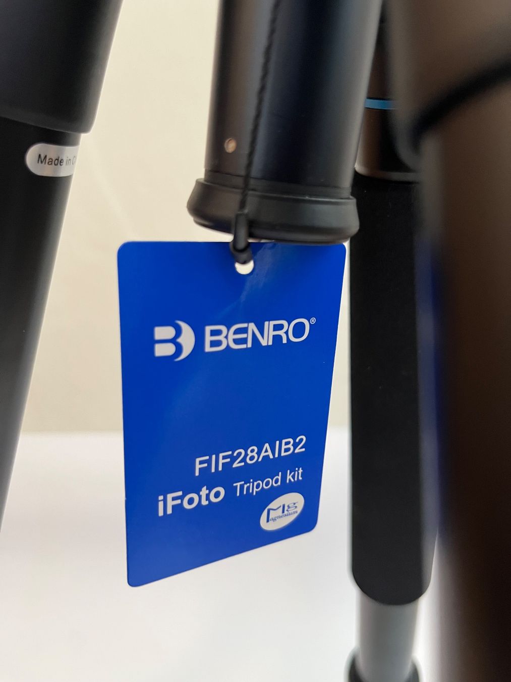 Poster & Bilder: BENRO FIF28AIB2 tripod - NEW – Neu und originalverpackt aus Pontresina von cli_g8qv 5