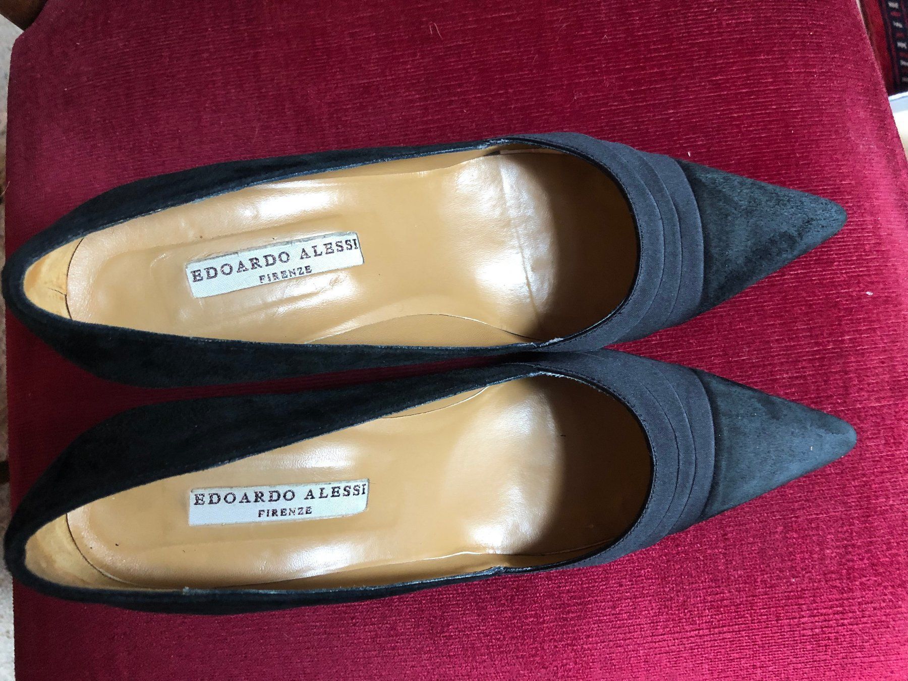Scarpe da donna: 1 paire de chaussures noir daim et cuir – Usato da Charmey (Gruyère) venduto da Rolando6 1